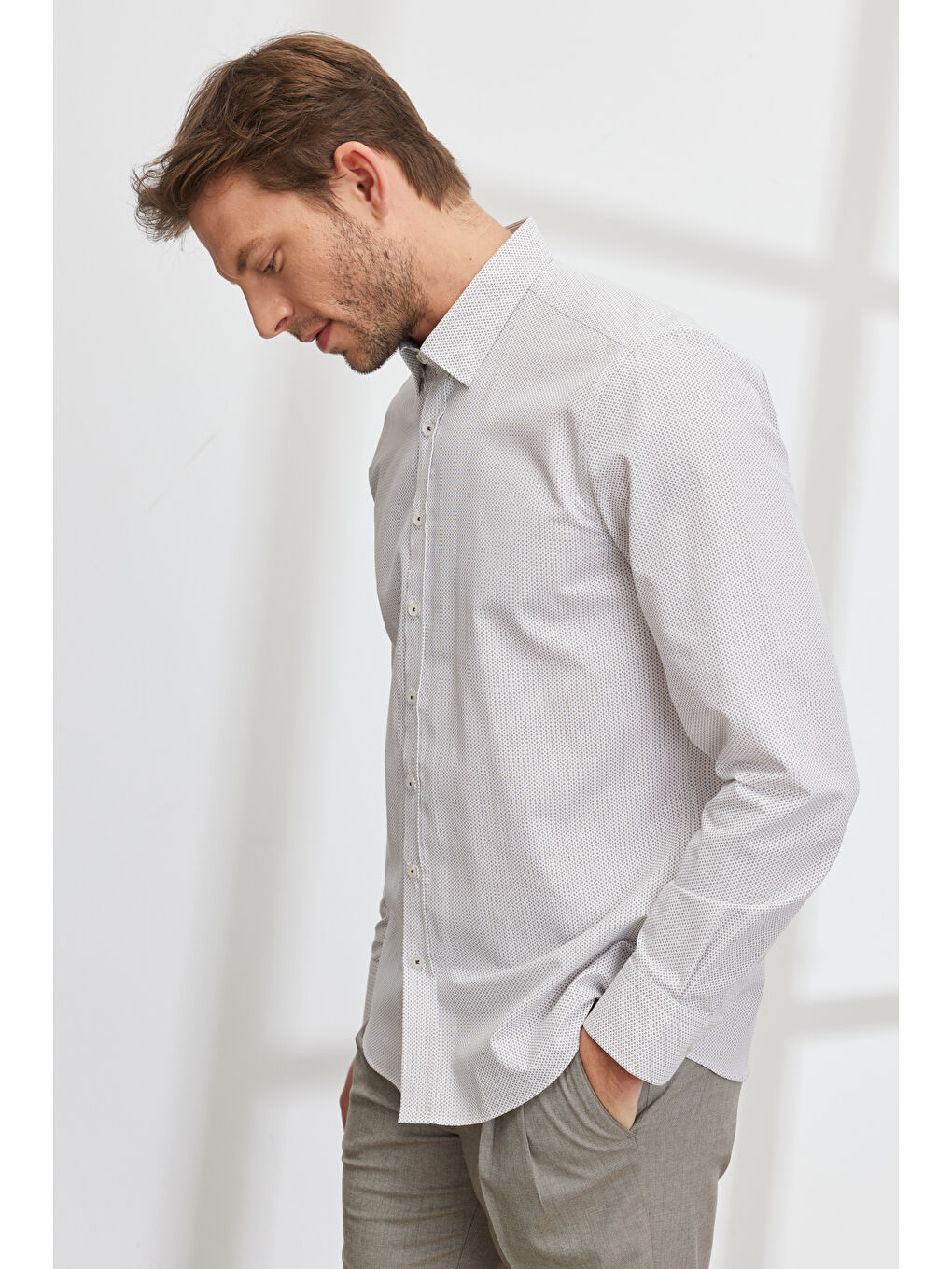 Erkek Beyaz-Kahve Slim Fit Dar Kesim Gizli Düğme Yaka Baskılı Gömlek-4