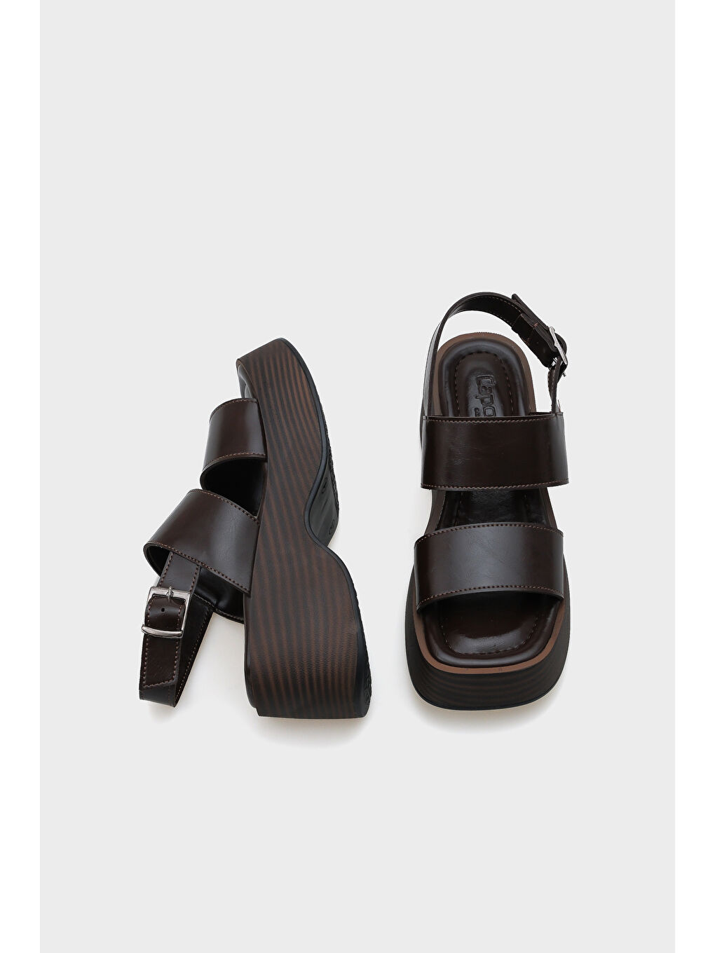 Kahverengi Dora Dolgu Topuklu Çift Bantlı Kadın Sandalet-5