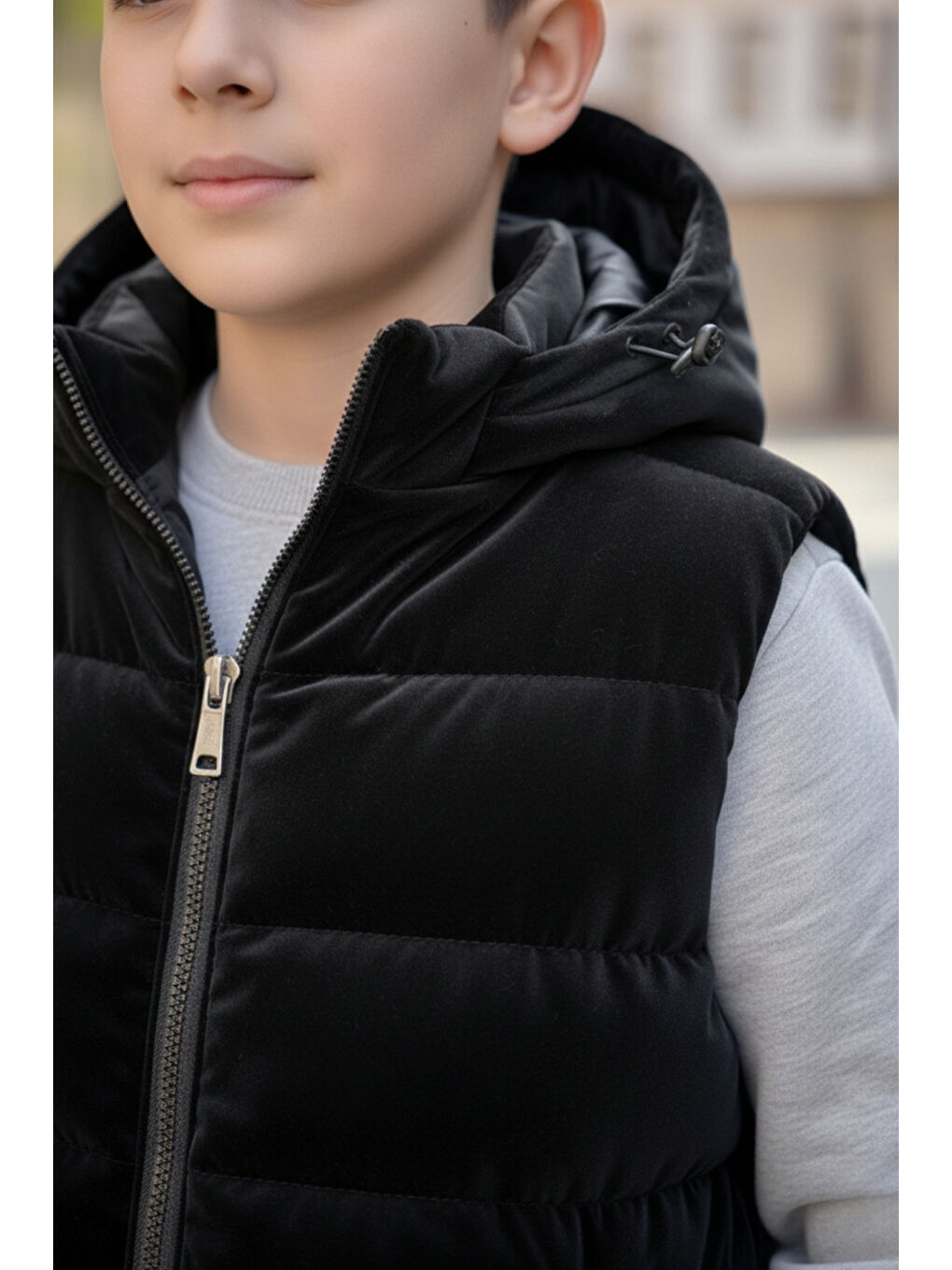 Siyah Erkek Çocuk Kapüşonlu Şişme Yelek-4