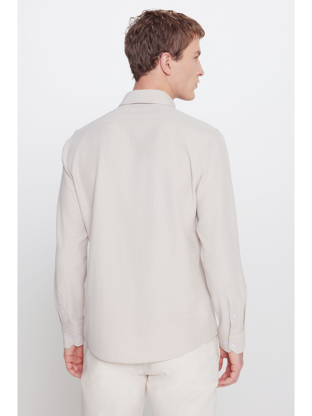 Erkek Bej Slim Fit Dar Kesim Düğmeli Yaka Gofre Desenli Gömlek-5