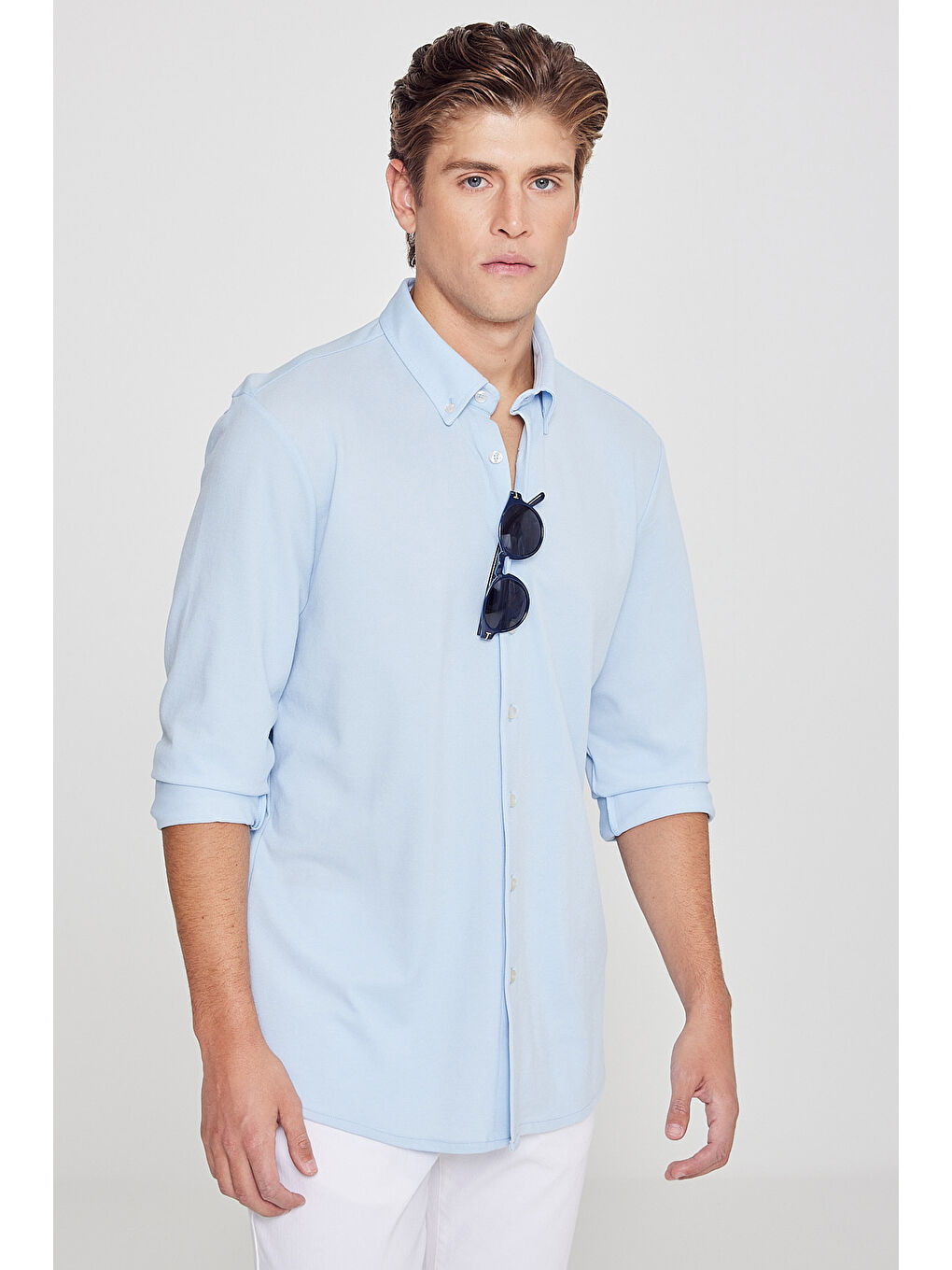 Erkek Açık Mavi Pamuklu Tailored Slim Fit Dar Kesim Düğmeli Yaka Örme Gömlek