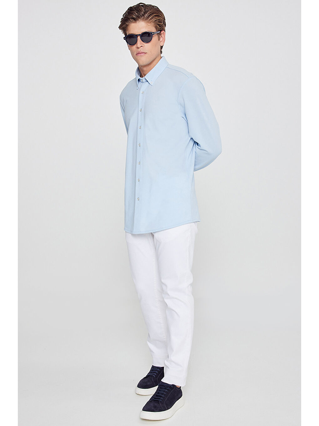 Erkek Açık Mavi Pamuklu Tailored Slim Fit Dar Kesim Düğmeli Yaka Örme Gömlek-1