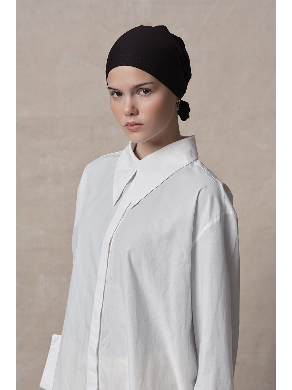 Siyah Dikişsiz Geniş Bone Aksesuar-1