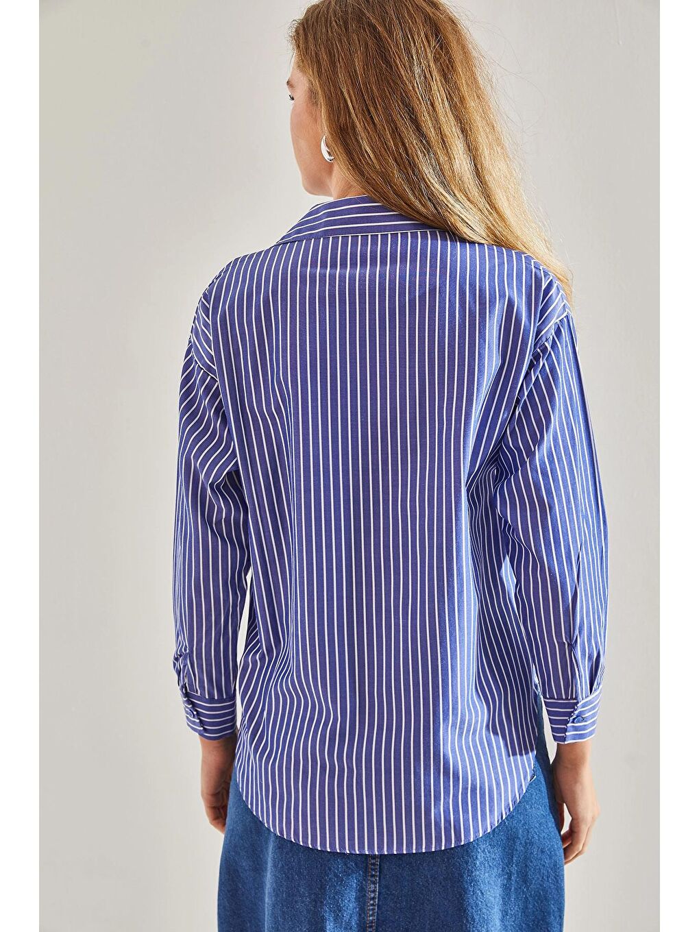 Mavi Modest Kadın Broşlu Çizgili Gömlek 60181023-2
