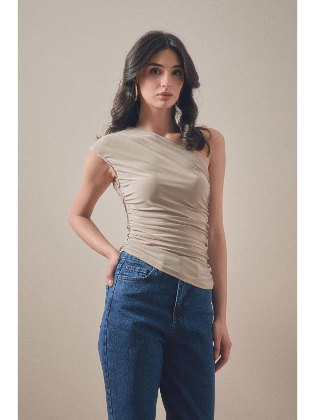 Bej Basic Yanları Büzgülü Bluz-1