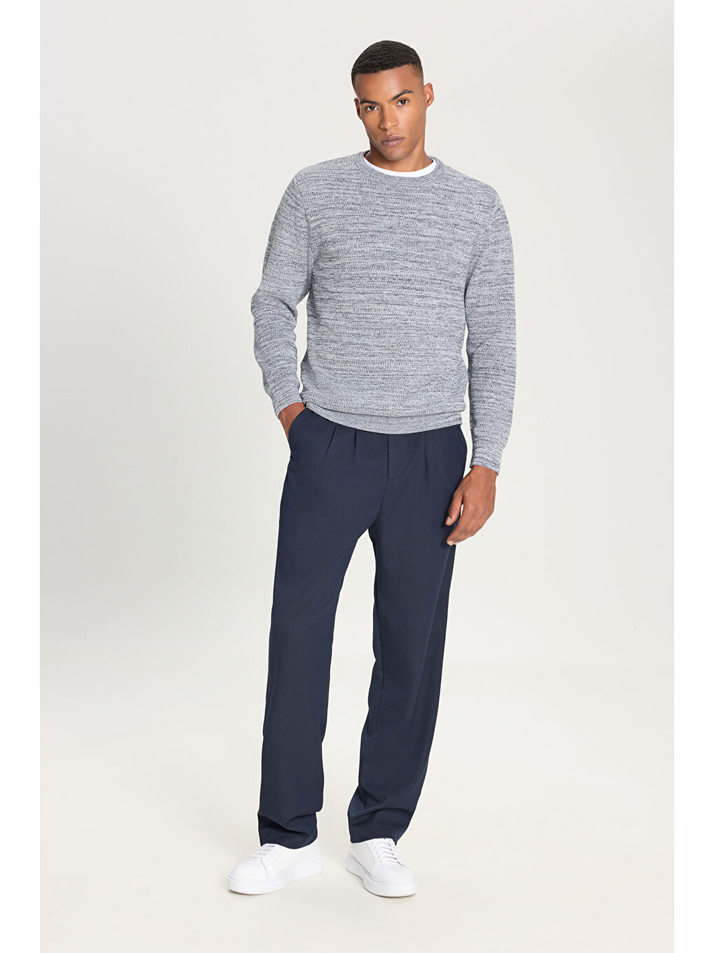 Erkek Açık Gri-Lacivert Recycle Standart Fit Normal Kesim Bisiklet Yaka Pirinç Örgü Desenli Triko-1