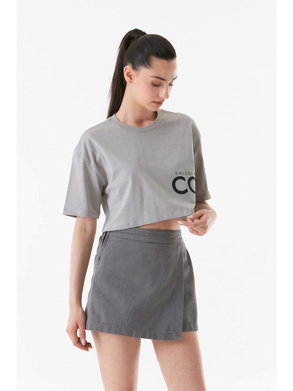 Gri Yazı Baskılı Crop Tişört-2