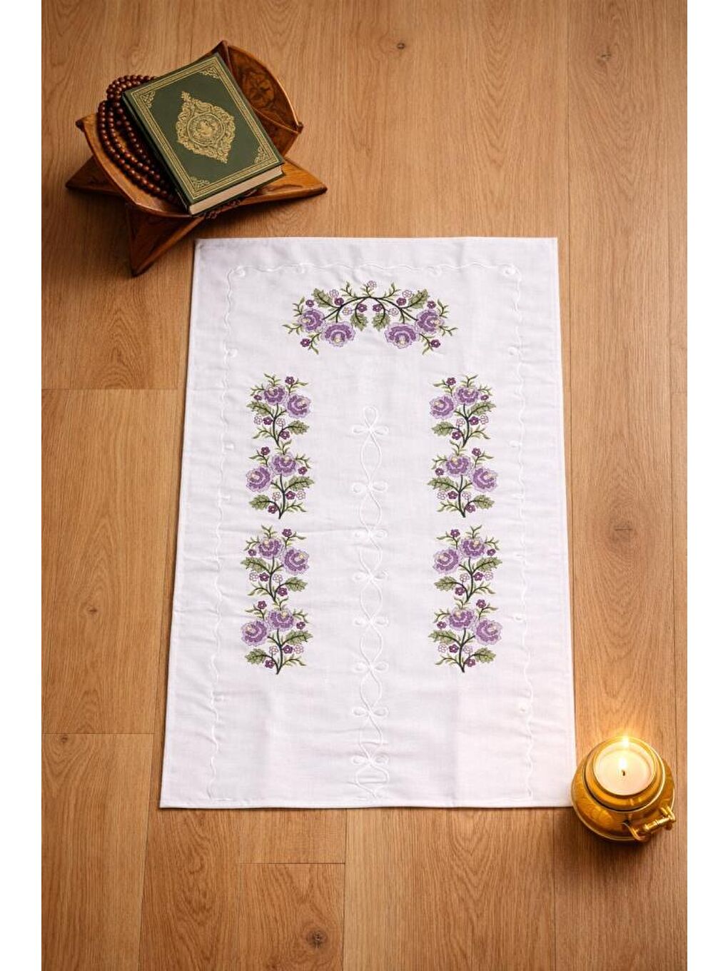 Kanaviçe İşlemeli Gardenya 70x135 cm Seccade Lila