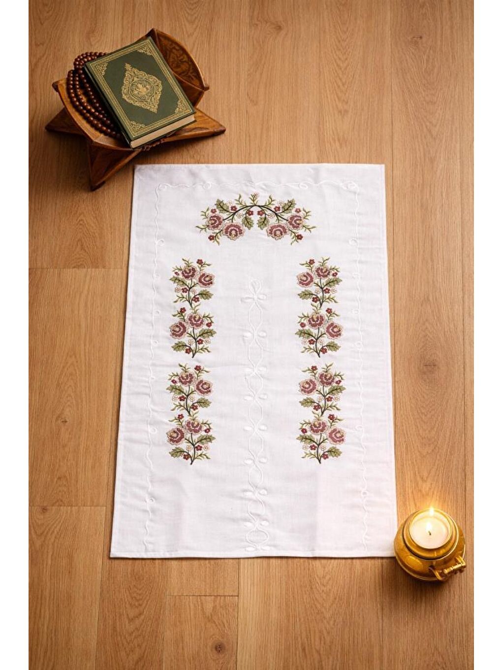 Kanaviçe İşlemeli Gardenya 70x135 cm Seccade Kahverengi