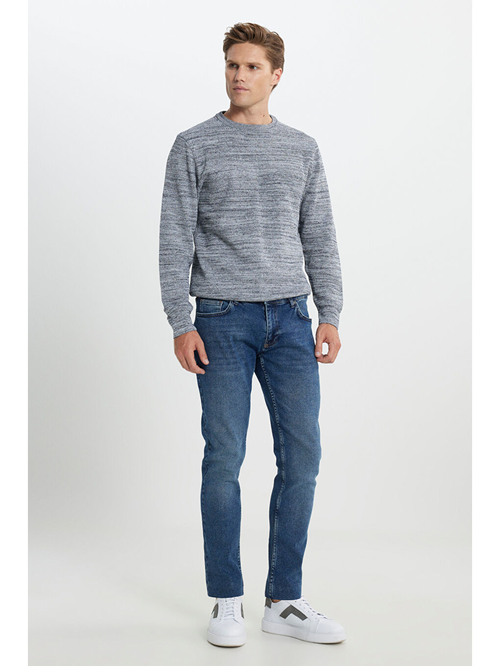 Erkek Açık Gri-Lacivert Recycle Standart Fit Bisiklet Yaka Düz Triko Kazak-1