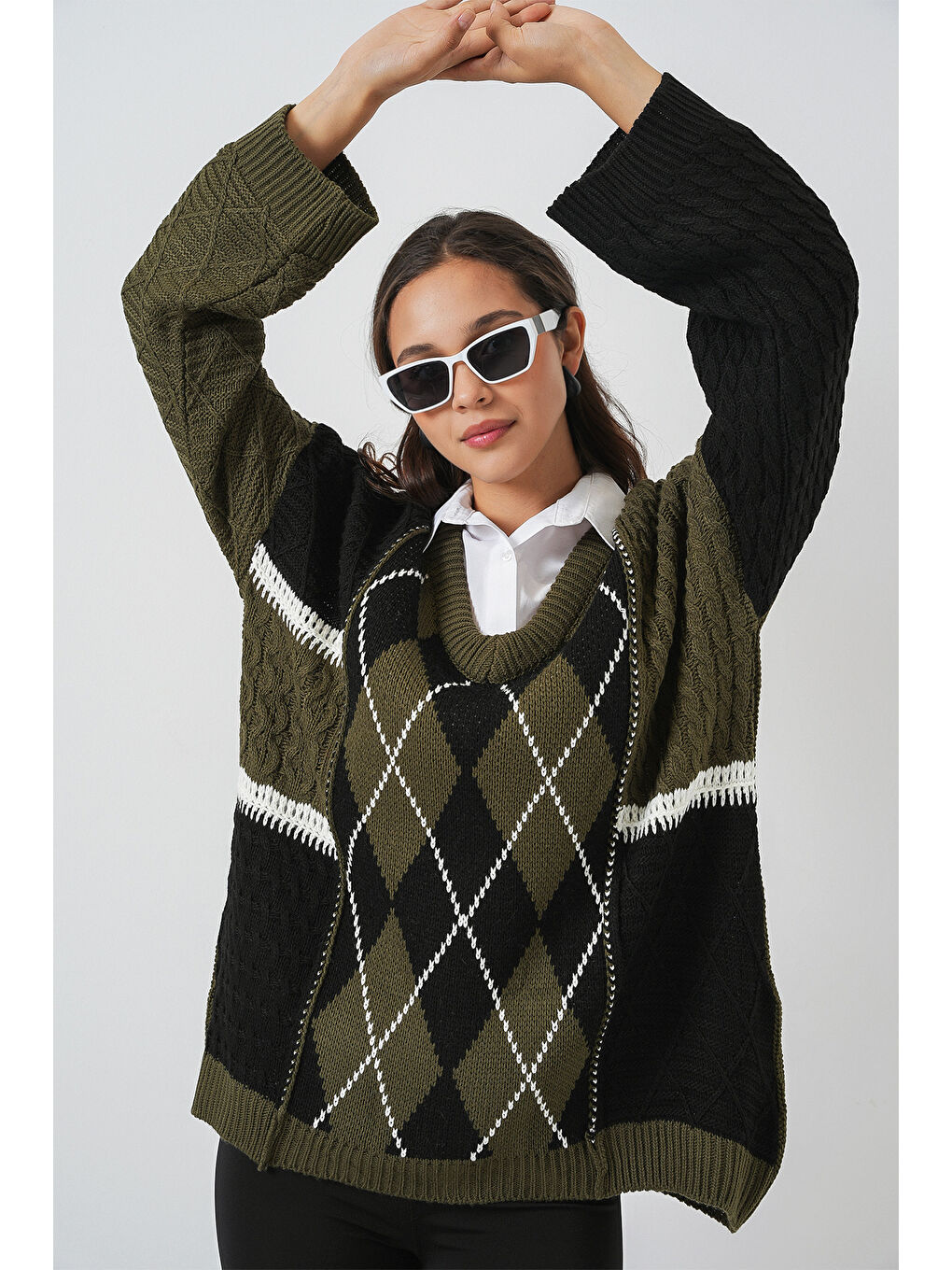 Kadın V Yaka Desenli Triko Kazak 15933 - Haki-2