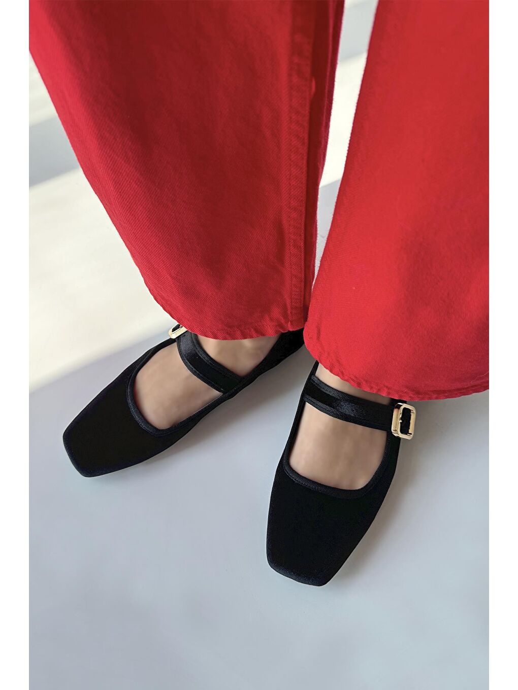 Carlisa Kadın  Kemer  Detay  Kadife   Babet Siyah-1