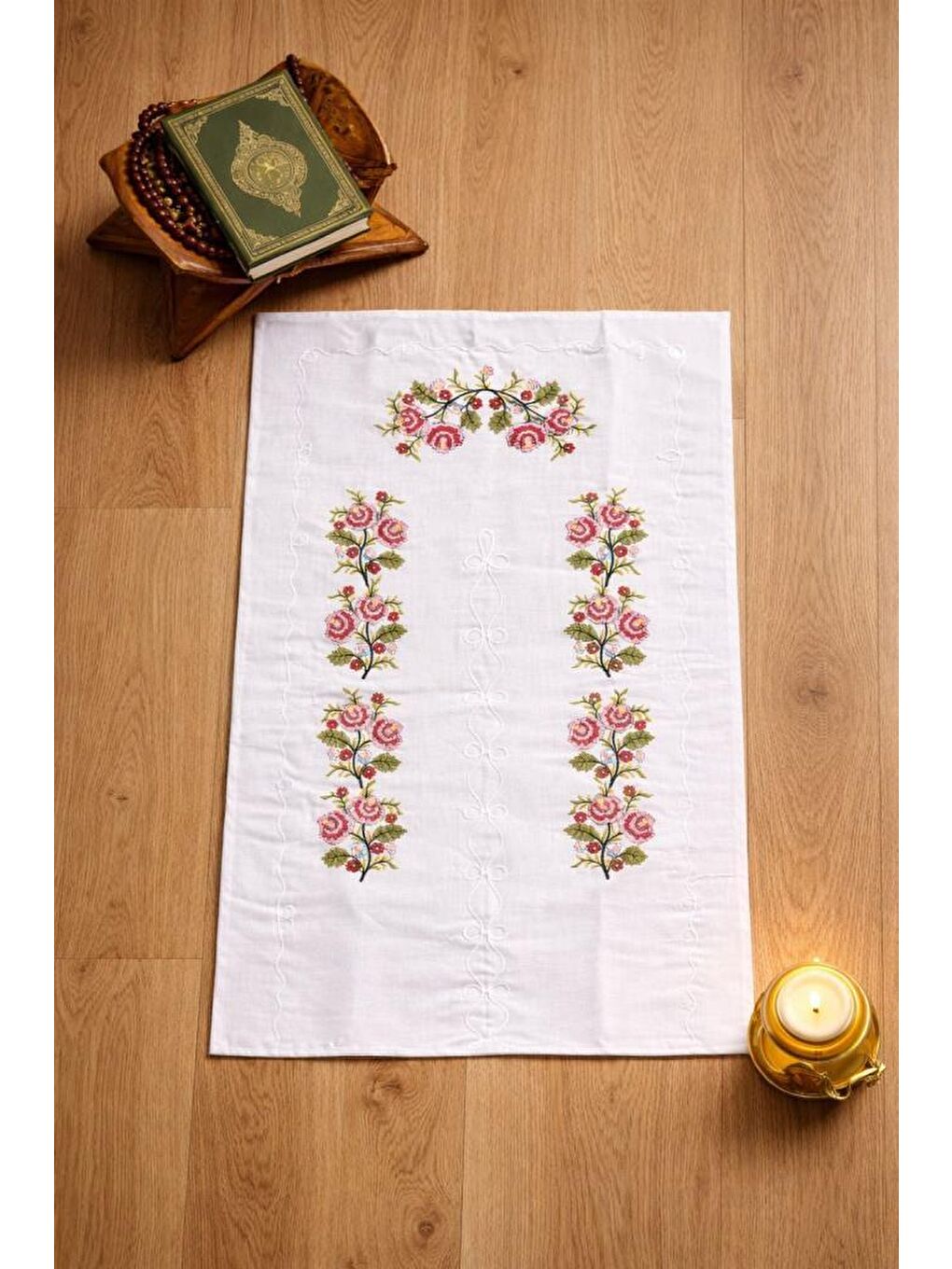 Kanaviçe İşlemeli Gardenya 70x135 cm Seccade Pembe