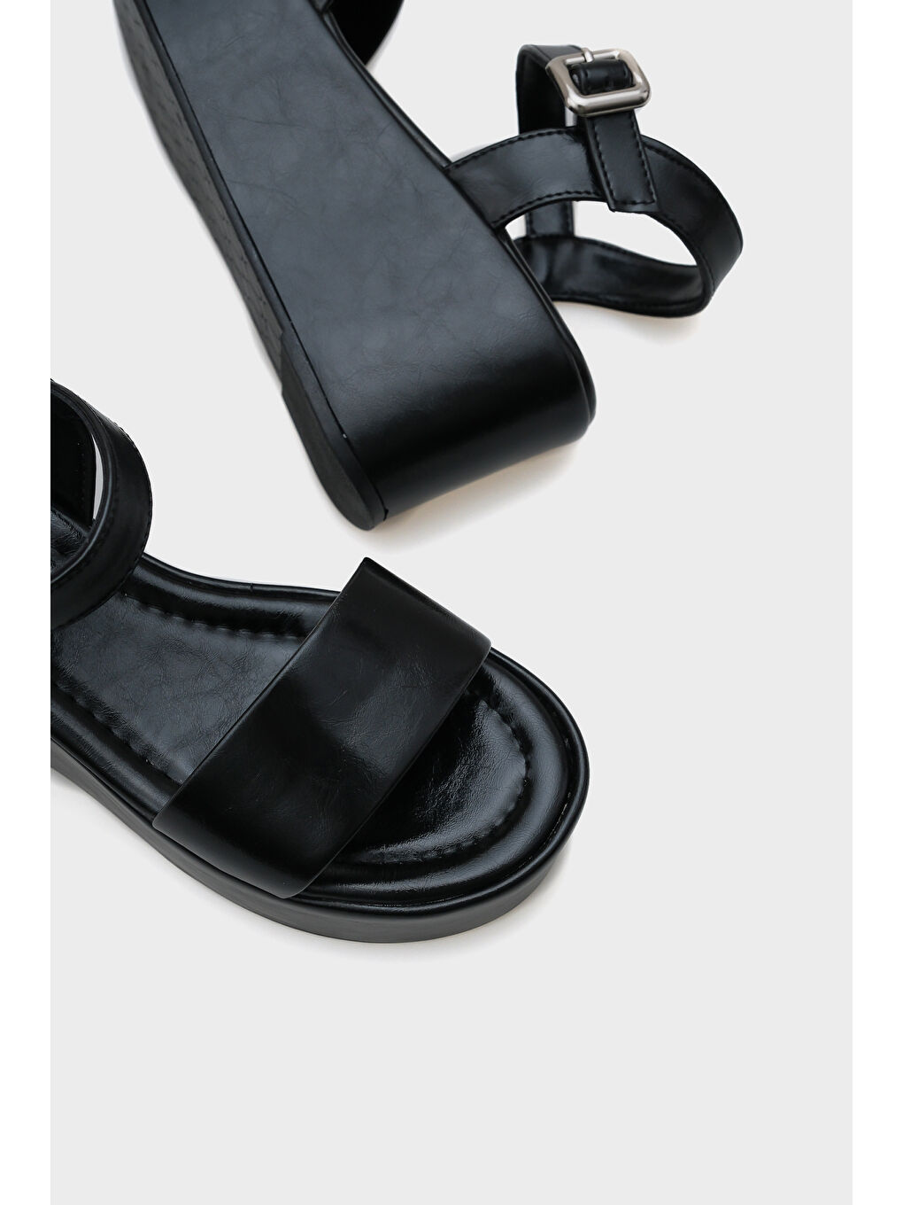 Siyah Donna Platform Tek Bantlı Kadın Sandalet-5
