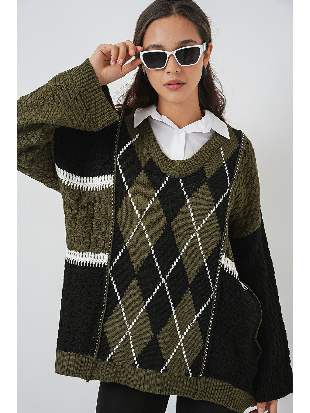 Kadın V Yaka Desenli Triko Kazak 15933 - Haki-4