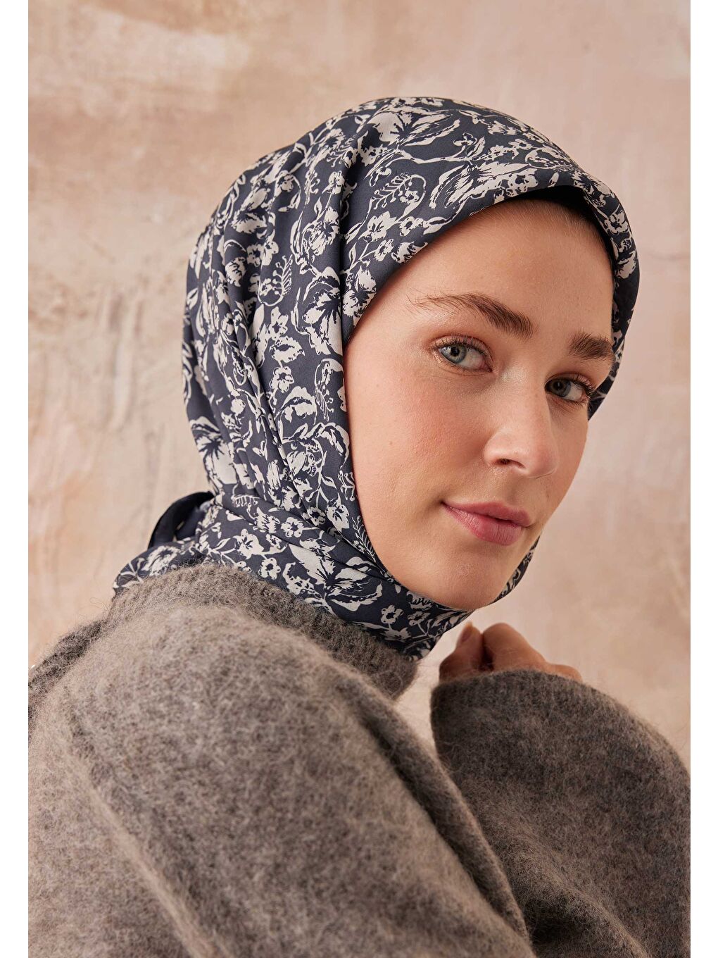 Estelle Desen Pamuk İpek Eşarp Lacivert-1