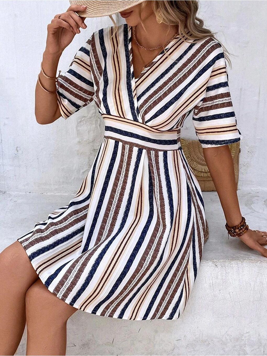 Ekru Kadın Keten Görünümlü Çizgili V Yaka Astarsız Elbise HZL24S-FRY121021-1