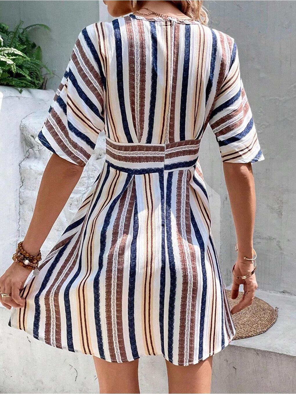 Ekru Kadın Keten Görünümlü Çizgili V Yaka Astarsız Elbise HZL24S-FRY121021-3