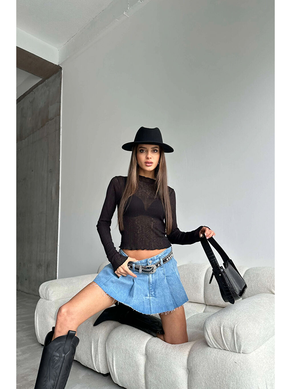 Kadın Siyah Uzun Kol Crop 1007-4627-1