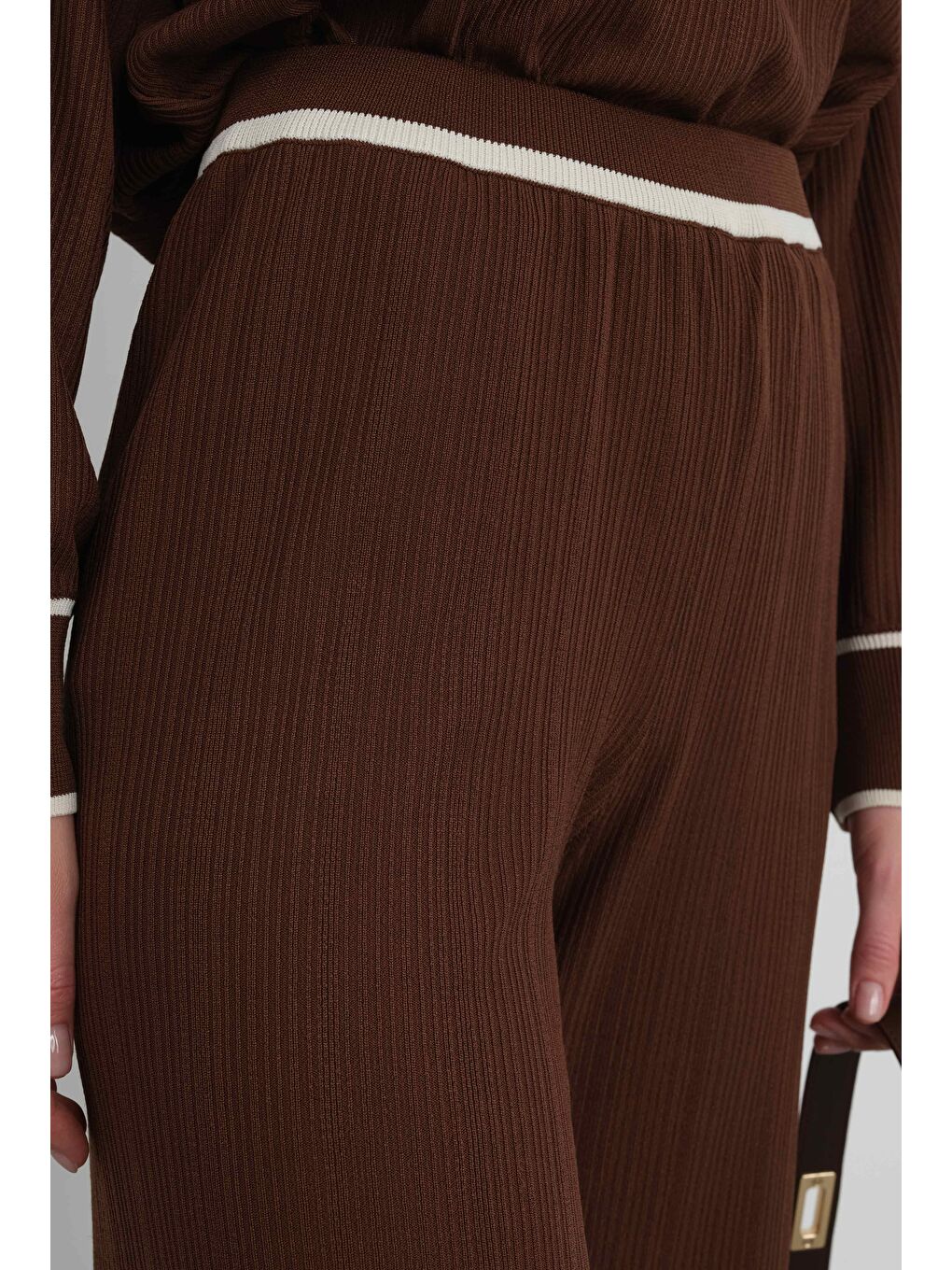 Kahverengi Şerit Detaylı Triko Pantolon Acı Kahve-1