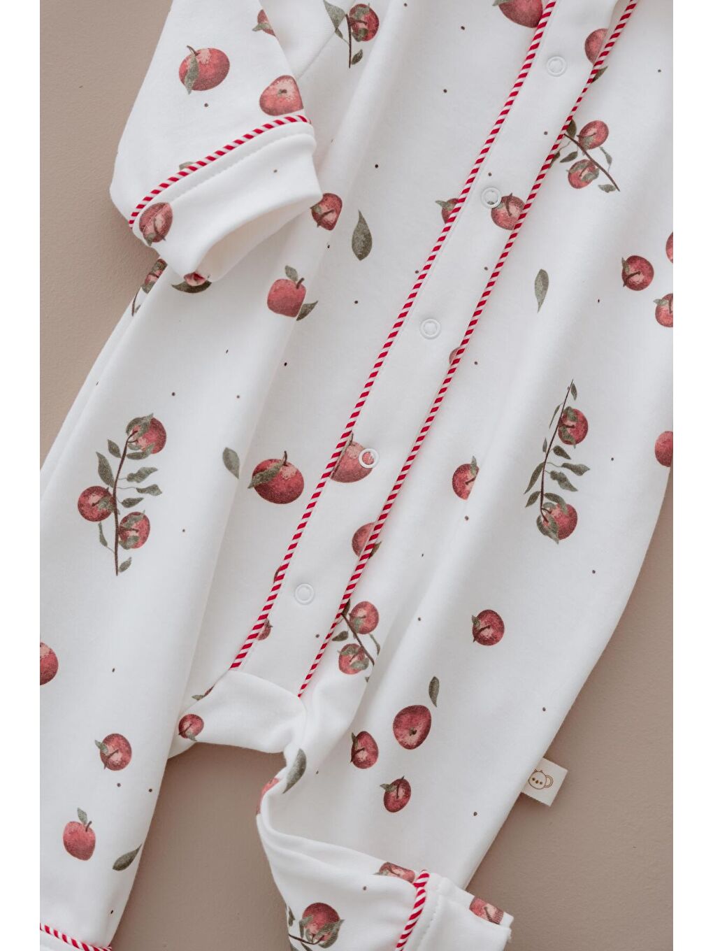 Ekru Elma Baskılı Çıt Çıtlı Puffy Sleep Serisi Tulum-3