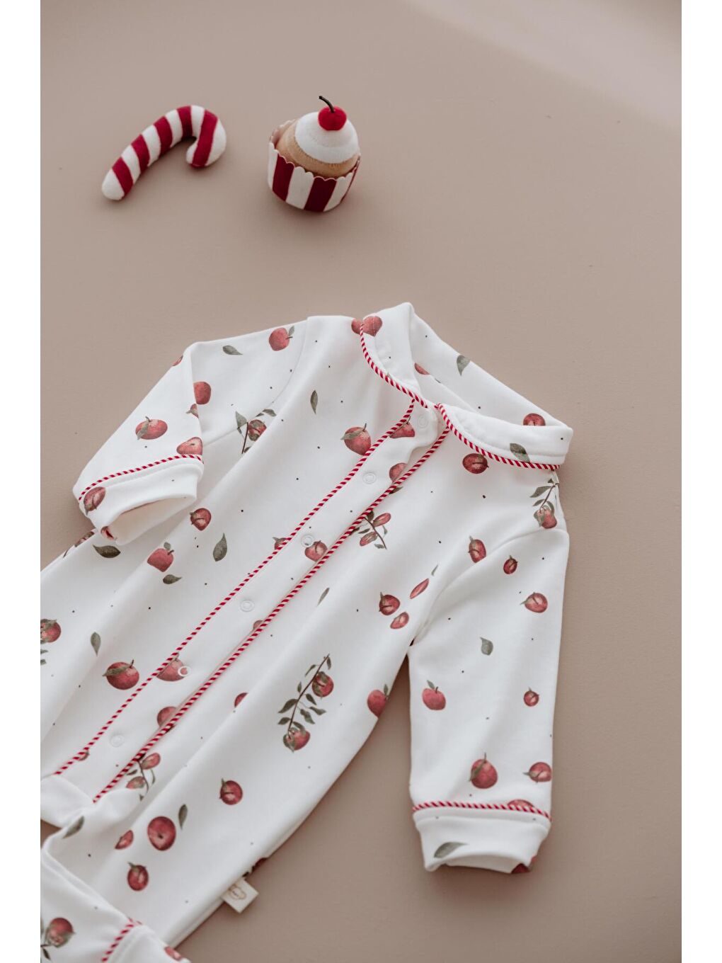 Ekru Elma Baskılı Çıt Çıtlı Puffy Sleep Serisi Tulum-6