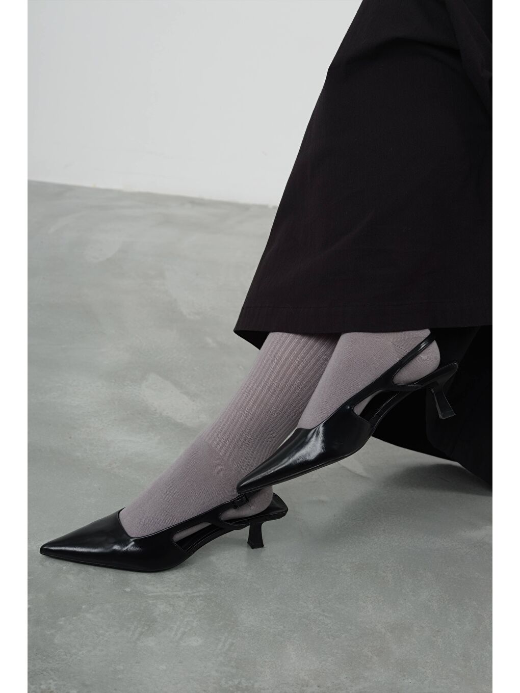 Düz Lastik Örgü Soket Çorap Açık Gri-1