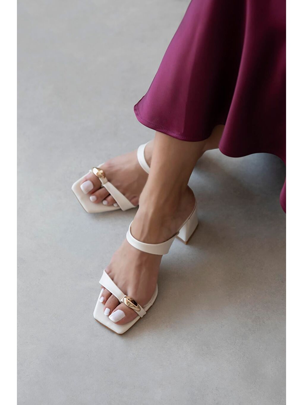 Ekru Capri Kadın Parmak Arası Kırışık Deri Terlik Krem-2