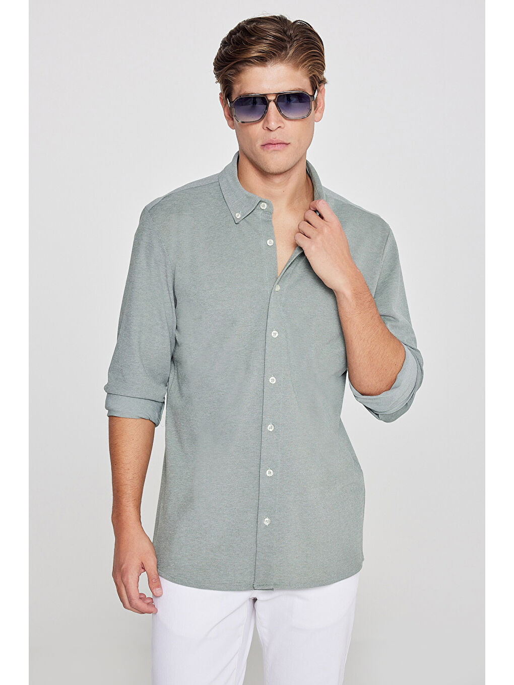 Erkek Haki Pamuklu Tailored Slim Fit Dar Kesim Düğmeli Yaka Örme Gömlek