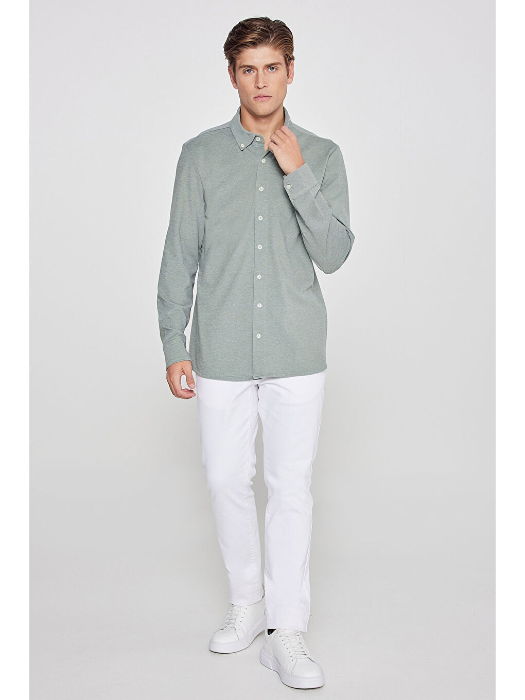 Erkek Haki Pamuklu Tailored Slim Fit Dar Kesim Düğmeli Yaka Örme Gömlek-1