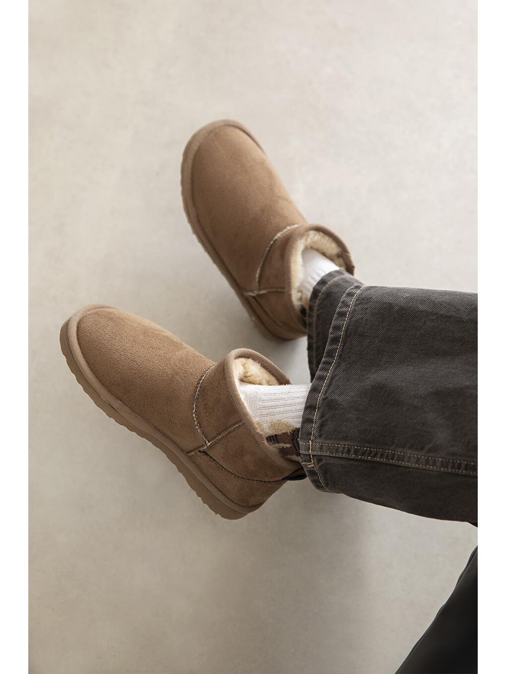 Bej Asia Kadın İçi Tüylü Kalın Taban Süet Yarım Bot Vizon-1