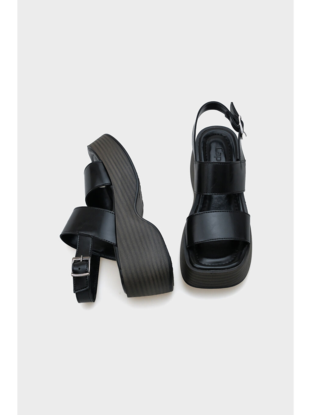 Siyah Dora Dolgu Topuklu Çift Bantlı Kadın Sandalet-5