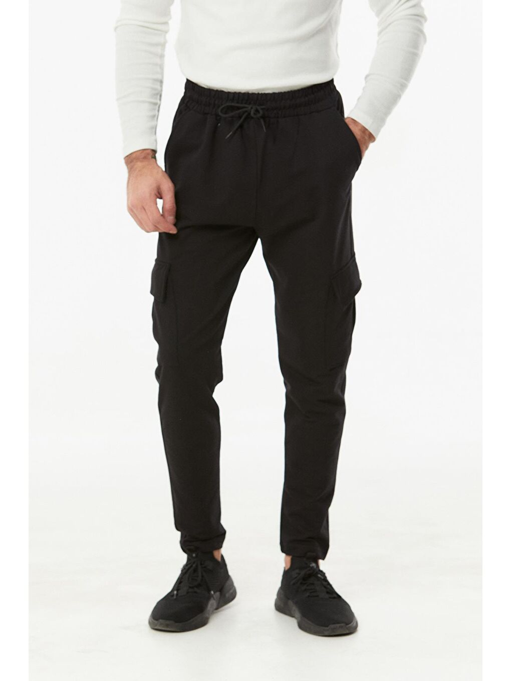 Siyah Kargo Cepli Beli Lastikli Eşofman Altı-1