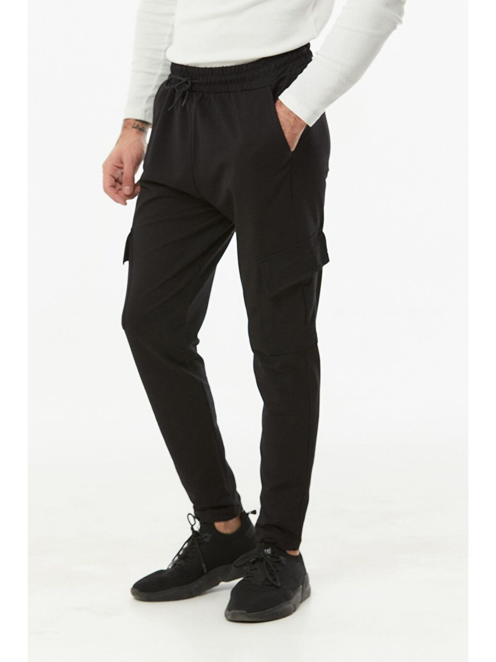 Siyah Kargo Cepli Beli Lastikli Eşofman Altı-2