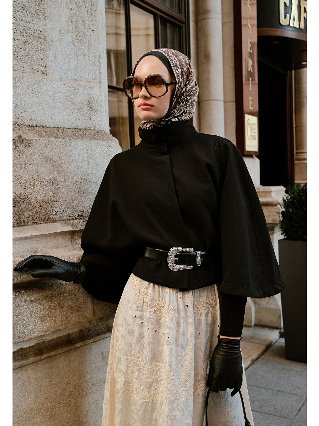 Kahverengi Etnıc Floral Desen Şal Toprak