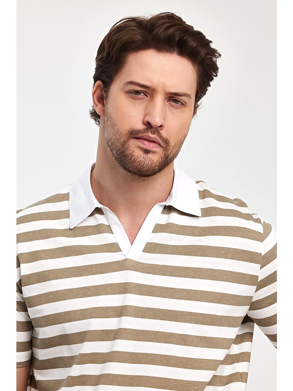 Kahverengi Regular Fit Düğmesiz Polo Yaka %100 Pamuk  Çizgili Erkek Tişört RF0390-2