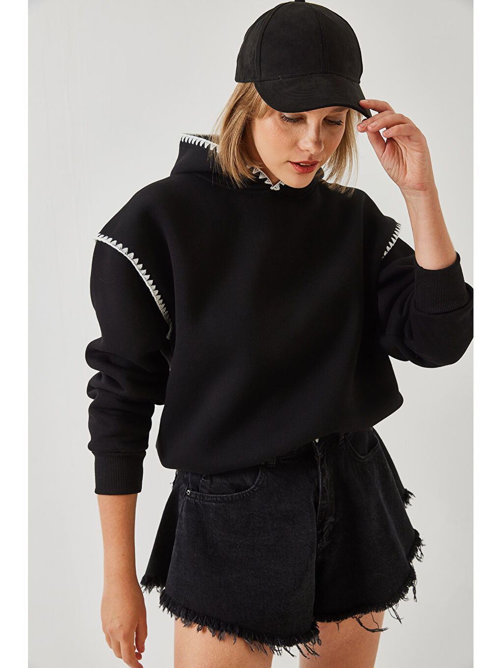 Siyah Kadın Kapüşonlu Dantel Detaylı Sweatshirt-2