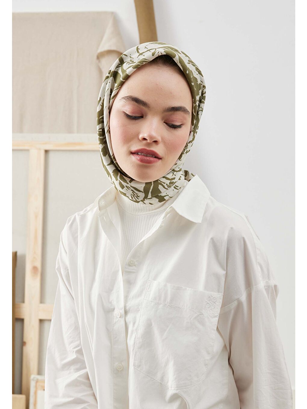 Vıolet Desen Pamuk İpek Eşarp Haki-1