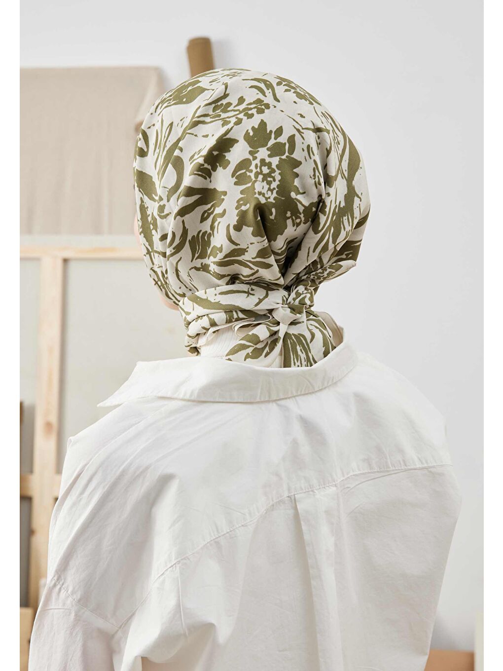 Vıolet Desen Pamuk İpek Eşarp Haki-3