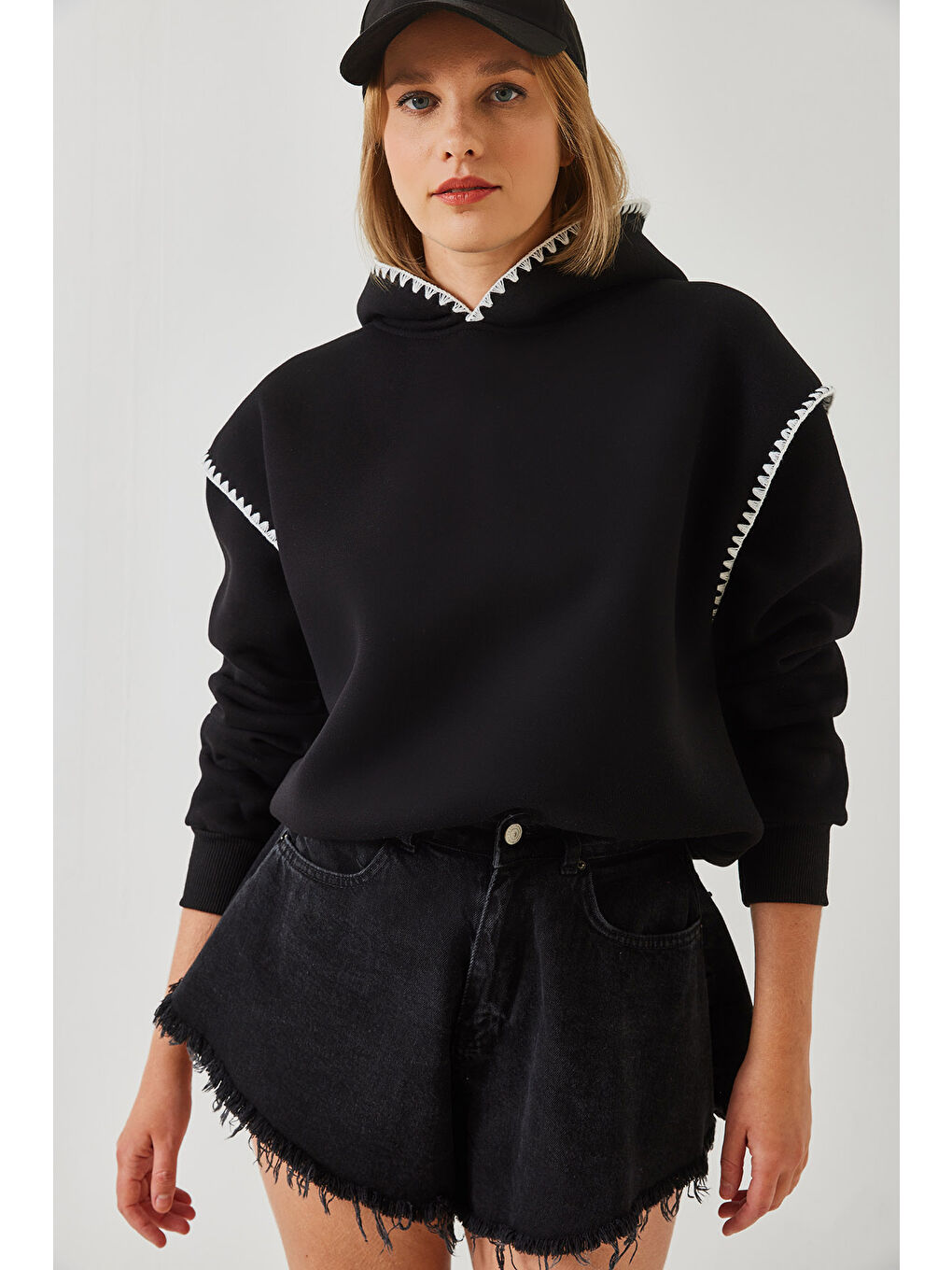 Siyah Kadın Kapüşonlu Dantel Detaylı Sweatshirt-5