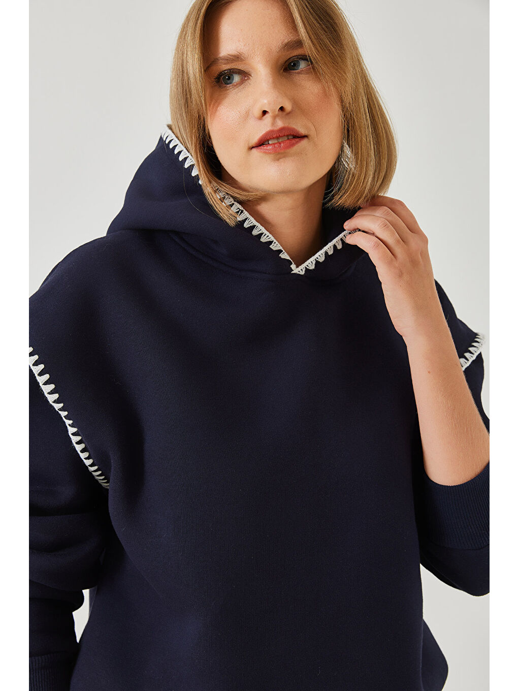 Lacivert Kadın Kapüşonlu Dantel Detaylı Sweatshirt-2