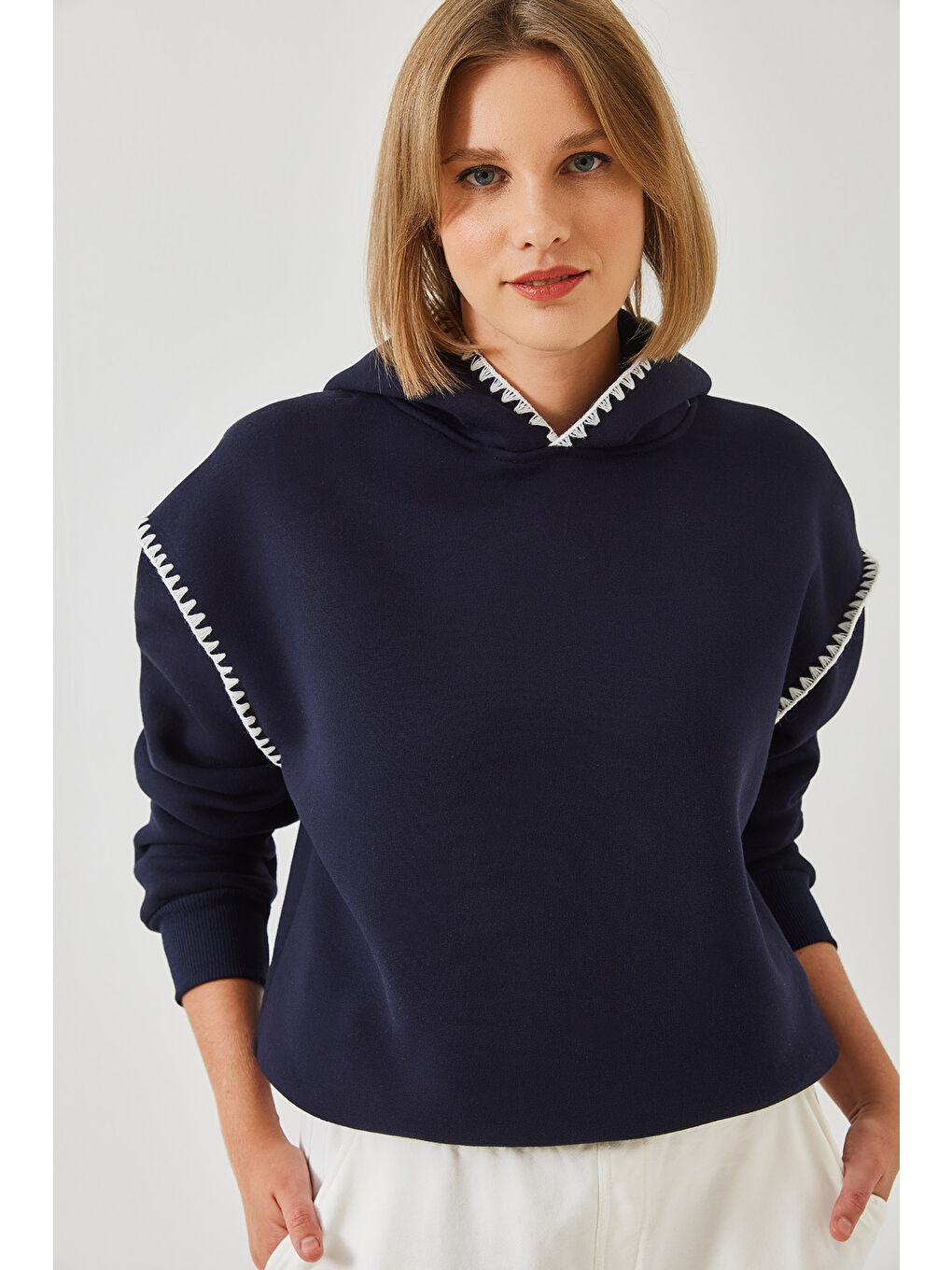 Lacivert Kadın Kapüşonlu Dantel Detaylı Sweatshirt-4