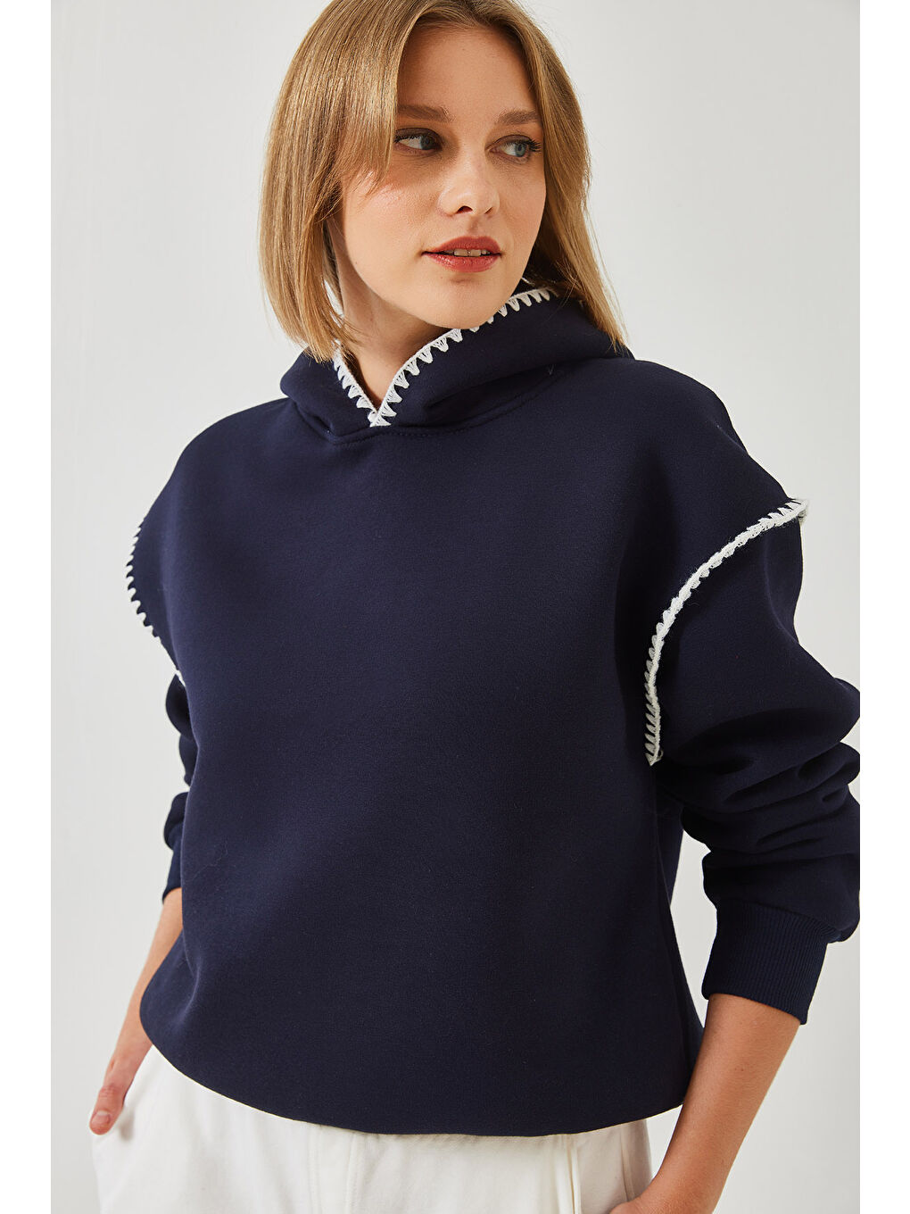 Lacivert Kadın Kapüşonlu Dantel Detaylı Sweatshirt-5