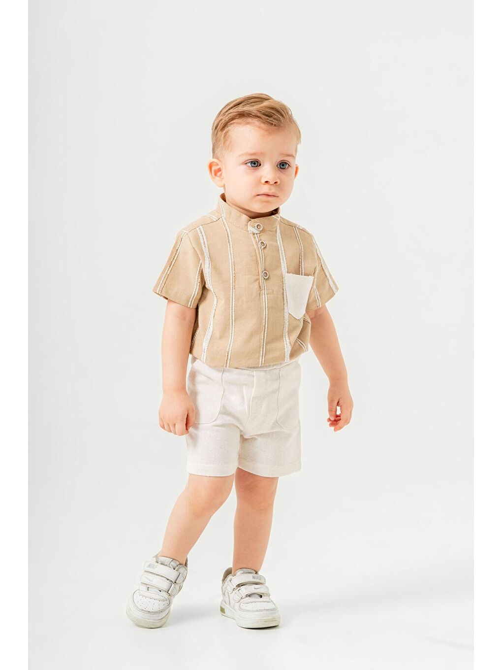 Beyaz Tarz Gömlek Çizgi Desenli Belden Ayarlanabilir Kısa Kollu Şortlu 2'li Takım Çocuk ve Bebek Giyi-4