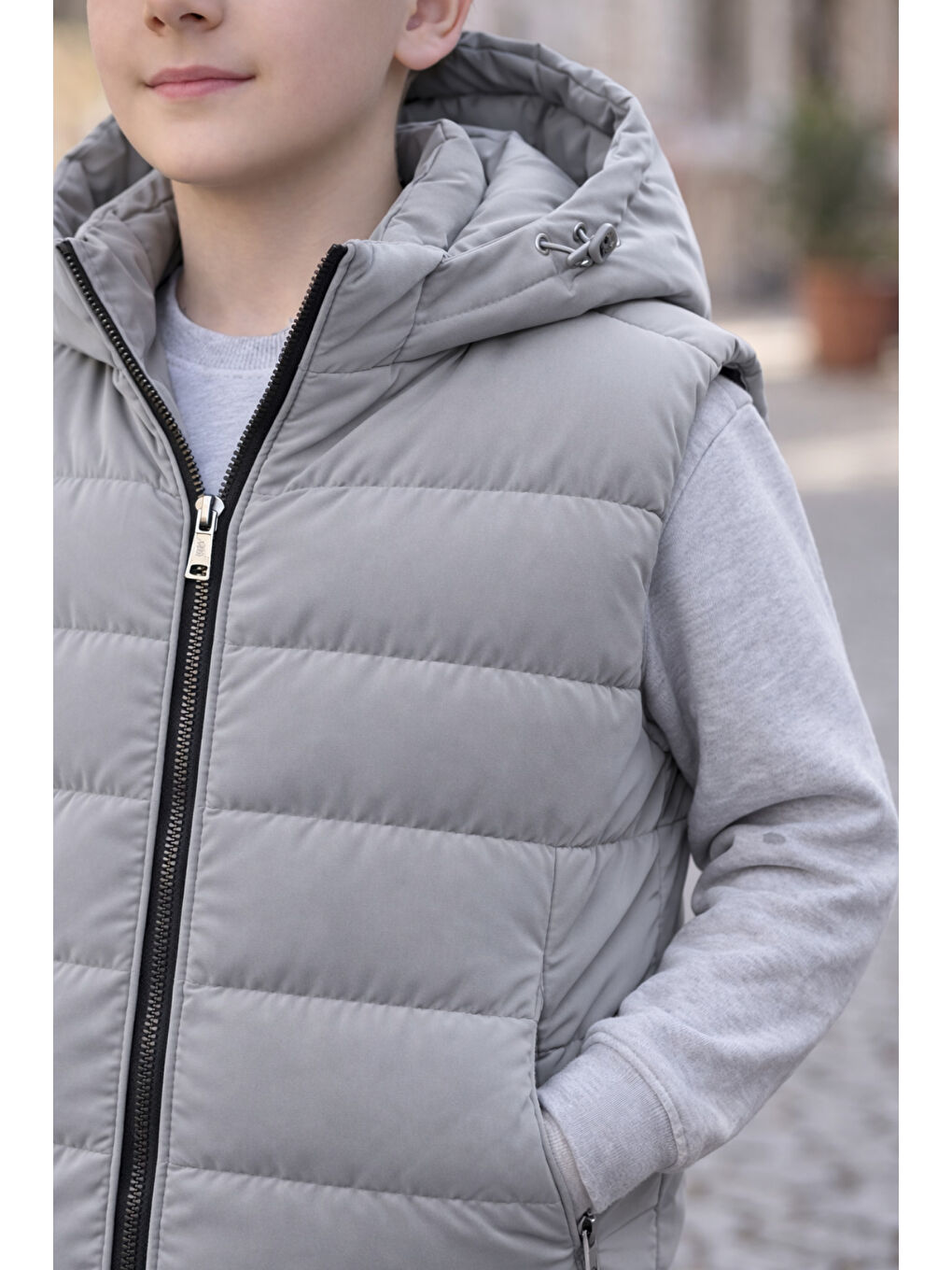 Gri Erkek Çocuk Kapüşonlu Şişme Yelek-1