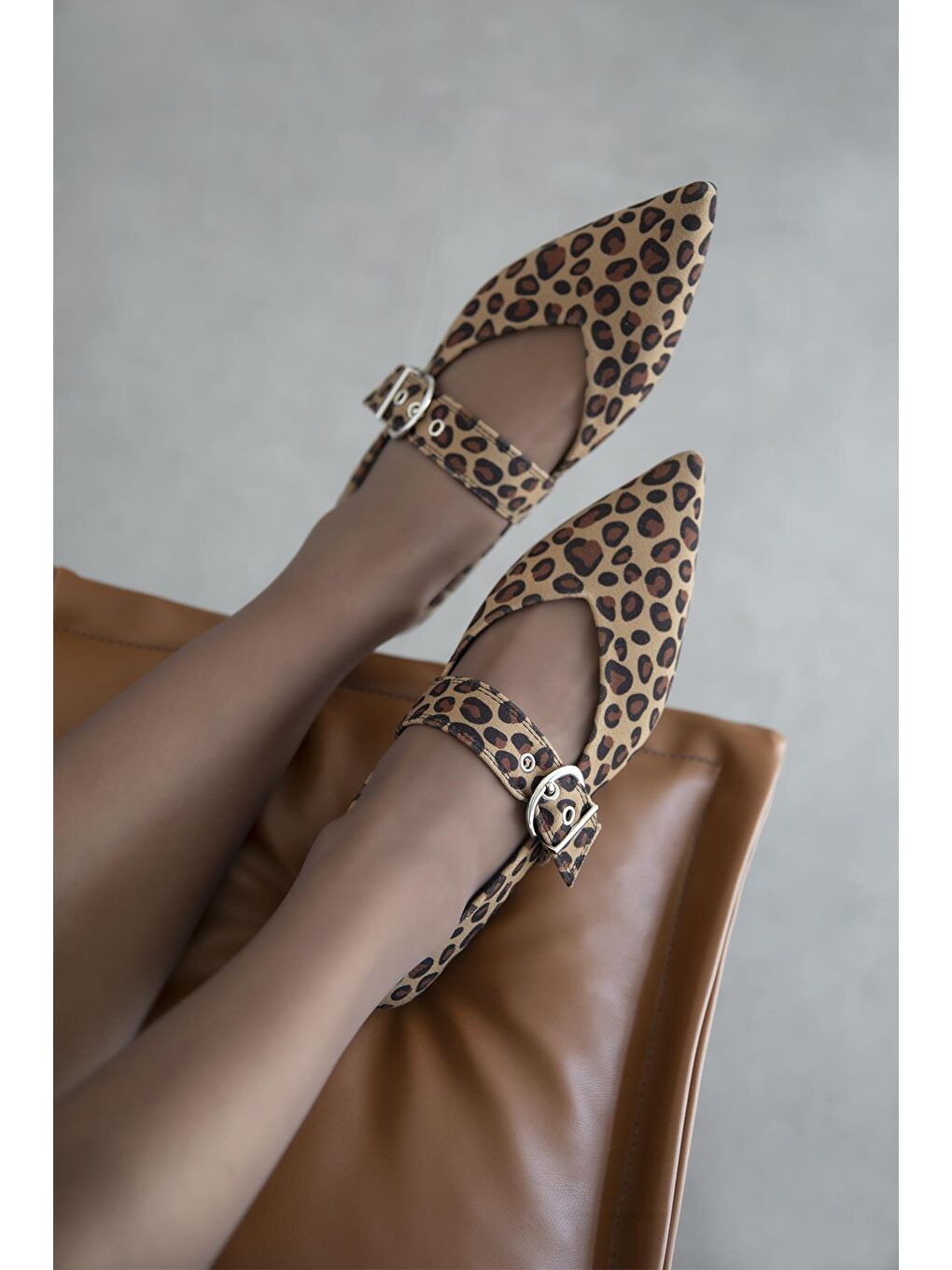 Kahverengi Bruno Kadın Kemer Detay Kumaş Babet Leopar-1