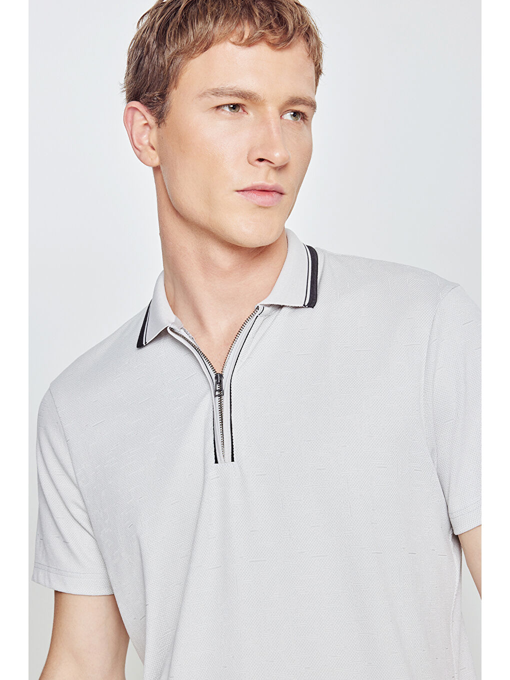 Erkek Açık Gri Slim Fit Dar Kesim Polo Yaka Jakarlı Esnek Tişört-3
