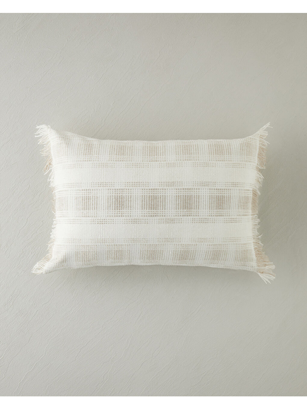 Nostalgia Dolgulu Kırlent 35x50 cm Bej