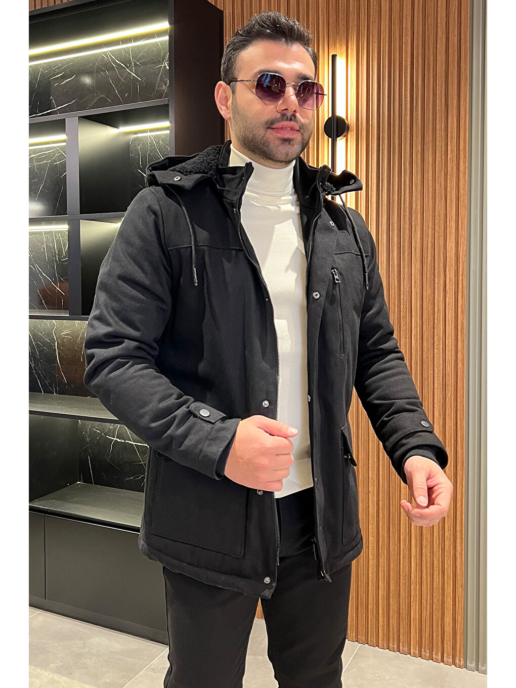 Siyah Kapüşonlu İçi Pelüş Erkek Gabardin Mont