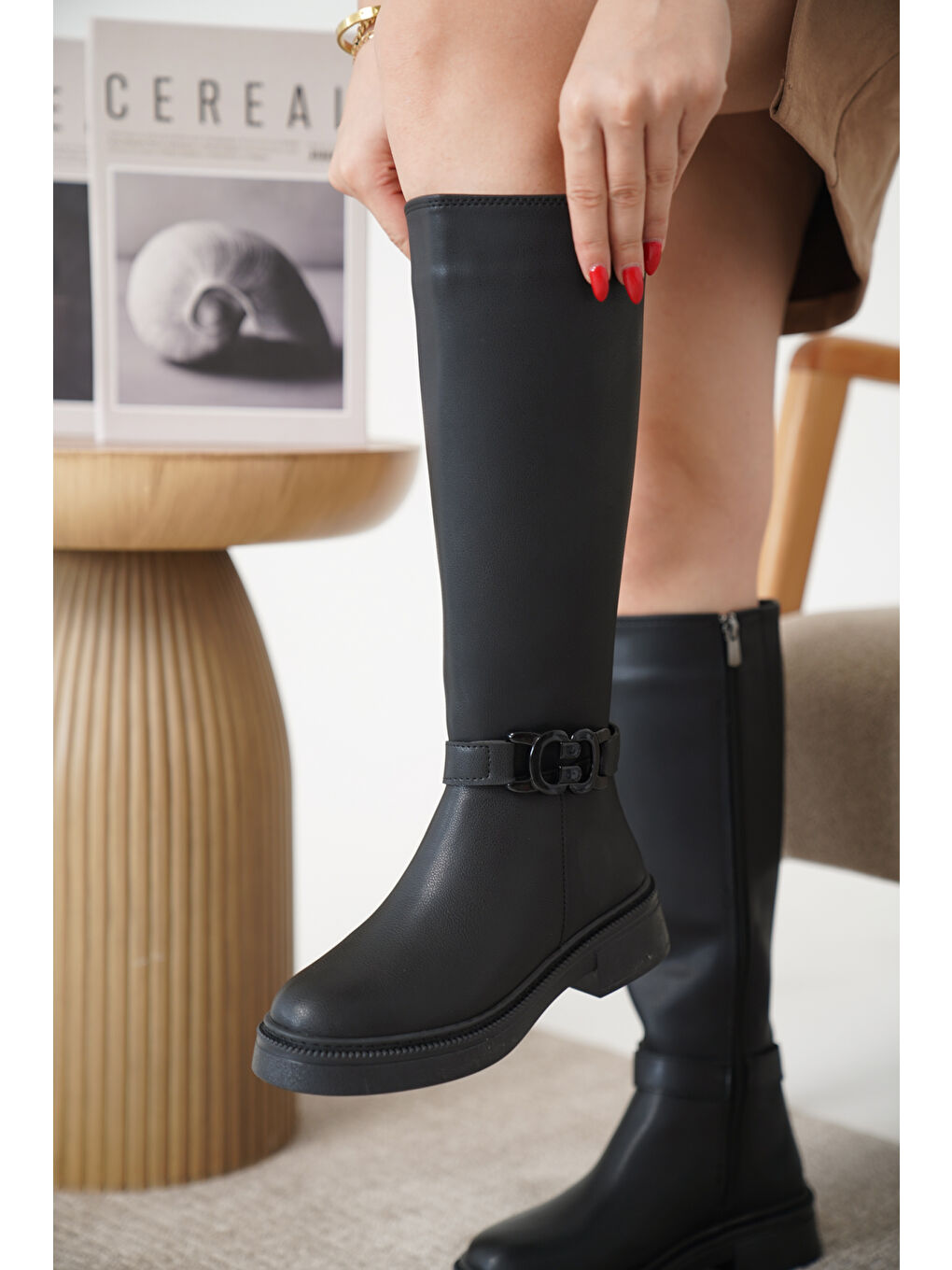 Siyah D942 Soğuk Geçirmez Kışlık Kadın Çizme-1